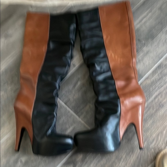 Donald J Pliner DMSX Jaylan two toned heel boots - Picture 5 of 9